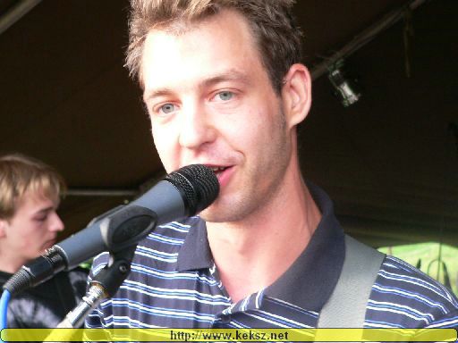 050714-1209-csirkepogo.jpg