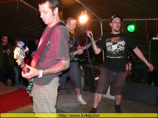 050714-1370-spadeful_of_dust.jpg