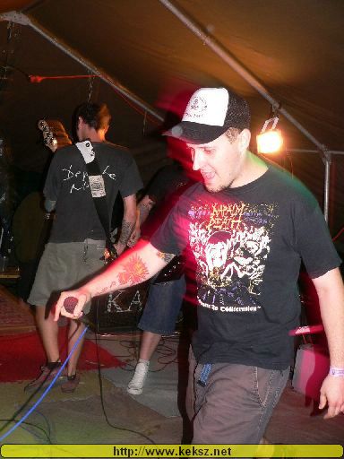 050714-1371-spadeful_of_dust.jpg