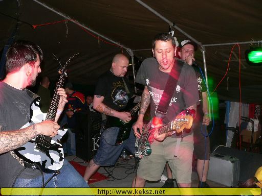 050714-1384-spadeful_of_dust.jpg