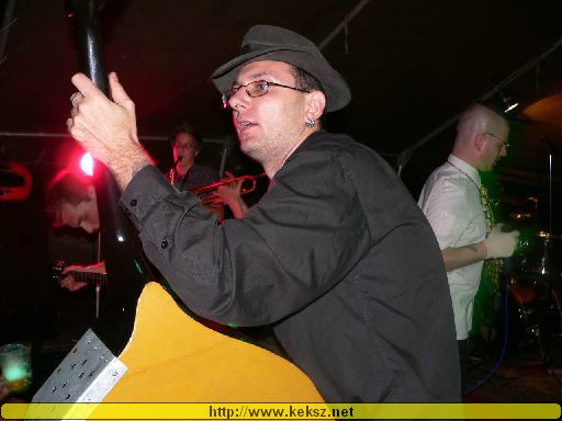 050714-1420-yellow_spots.jpg