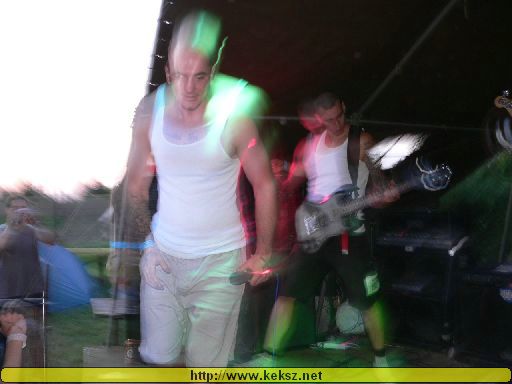 050715-1210-hold_x_true.jpg