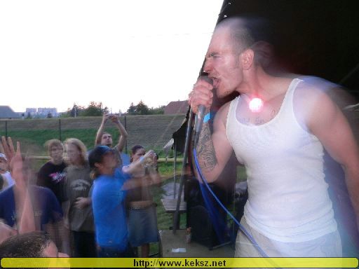 050715-1214-hold_x_true.jpg