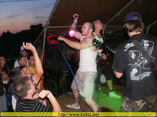 050715-1258-hold_x_true.jpg