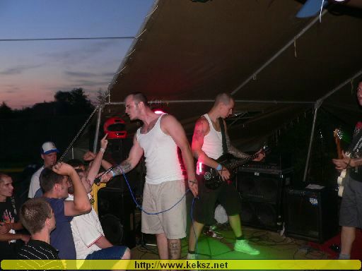 050715-1259-hold_x_true.jpg
