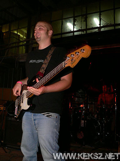 060831-1042-fallenintoashes.jpg