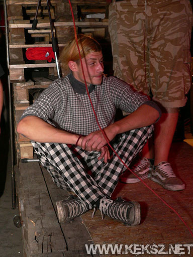 060831-1056-fallenintoashes.jpg