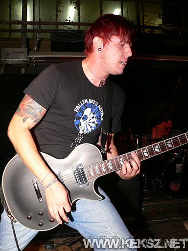060831-1066-fallenintoashes.jpg