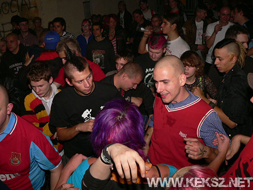 060831-1224-fegyelmezo_reszleg.jpg