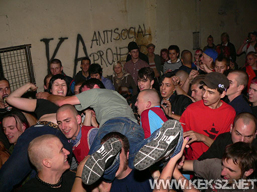 060831-1227-fegyelmezo_reszleg.jpg