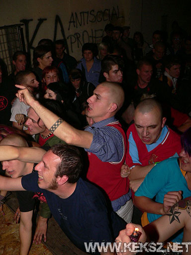 060831-1229-fegyelmezo_reszleg.jpg