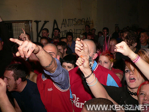 060831-1235-fegyelmezo_reszleg.jpg
