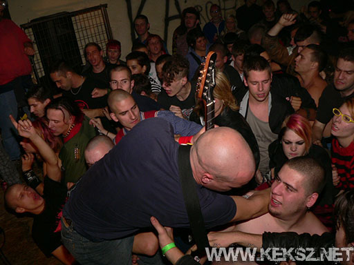 060831-1240-fegyelmezo_reszleg.jpg