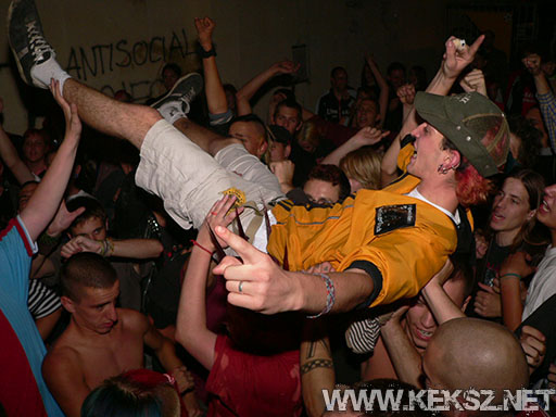 060831-1244-fegyelmezo_reszleg.jpg