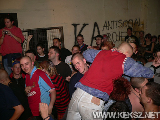 060831-1273-fegyelmezo_reszleg.jpg