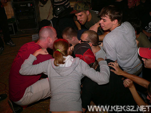 060901-1132-hold_x_true.jpg