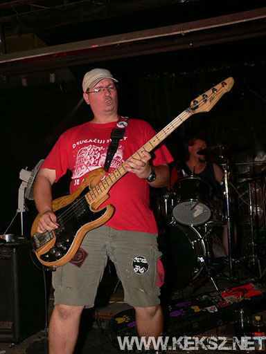060901-1244-the_snobs.jpg