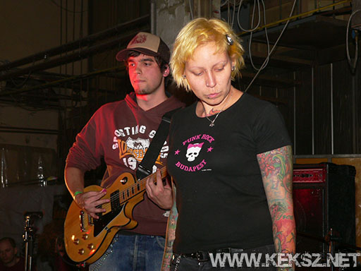 060901-1251-the_snobs.jpg
