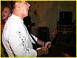 060901-1123-hold_x_true.jpg