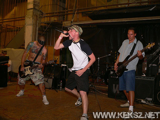 060902-1072-tisztan_a_cel_fele.jpg