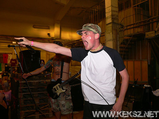 060902-1078-tisztan_a_cel_fele.jpg
