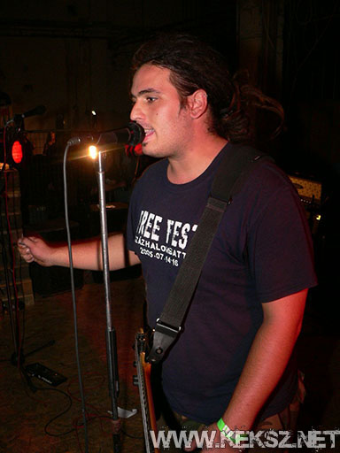 060902-1240-semmi_komoly.jpg