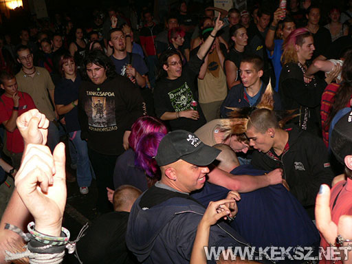 060902-1446-the_buttholes.jpg