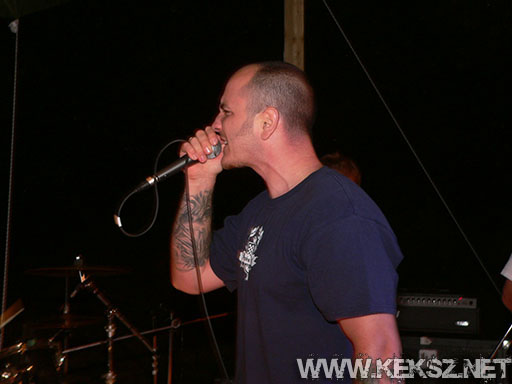 070713-1096-hold_x_true.jpg