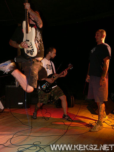 070713-1100-hold_x_true.jpg