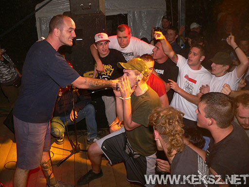 070713-1125-hold_x_true.jpg