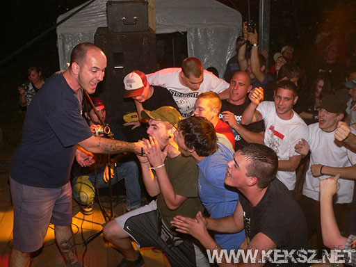 070713-1126-hold_x_true.jpg