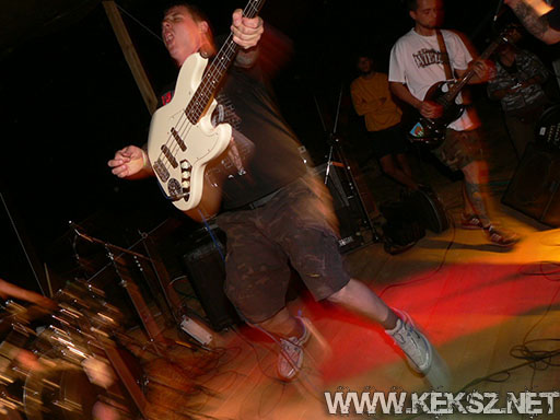 070713-1127-hold_x_true.jpg