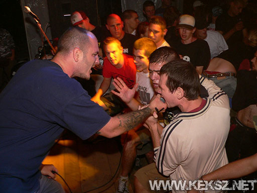 070713-1128-hold_x_true.jpg
