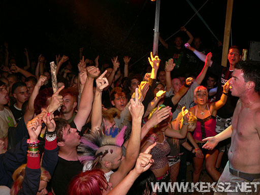 070714-1317-fegyelmezo_reszleg.jpg