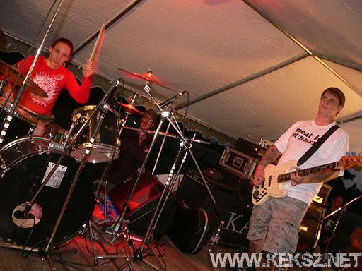 080718-1112-hold_x_true.jpg