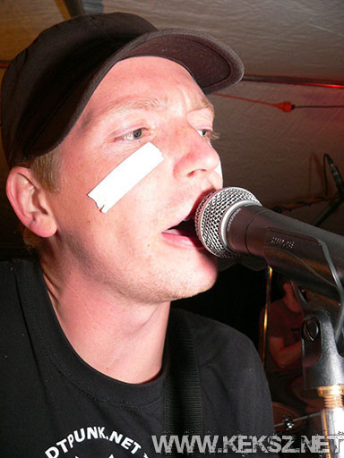 080719-1112-semmi_komoly.jpg